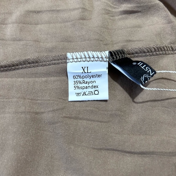 Romanstii Women's Tan Sleeveless Top - Picture 8 of 13